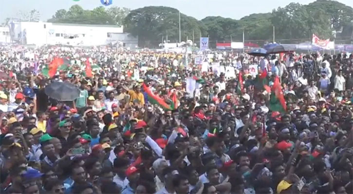 চট্টগ্রামে প্রখর রোদ উপেক্ষা করে বিএনপির তারুণ্যের সমাবেশে জনস্রোত