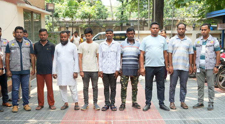 রাজধানীতে অস্ত্র-বোমাসহ ডাকাত দলের ৭ সদস্য গ্রেপ্তার