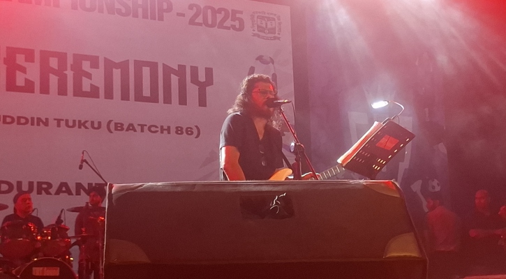 জেমসের কনসার্টে ফোন চুরির হিড়িক