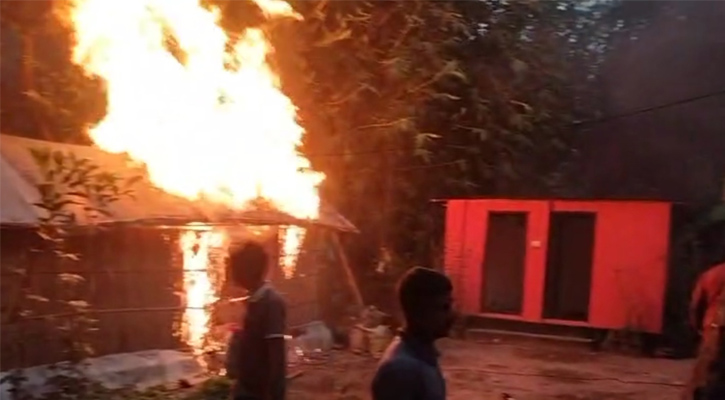 সাম্য হত্যা: গ্রেপ্তার তামিমের বাড়িতে আগুন দিল বিক্ষুব্ধরা