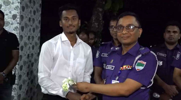 ঝিনাইদহে ১২০ টাকায় পুলিশে চাকরি পেলেন ২৫ জন