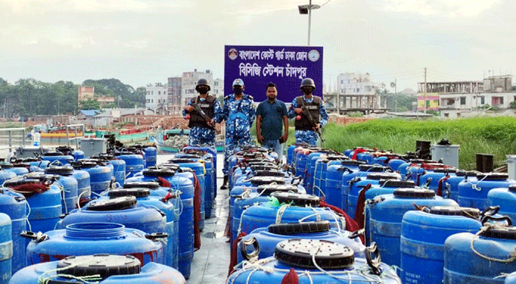 চাঁদপুরে ৭২ লাখ চিংড়ি রেনু জব্দ, ডাকাতিয়ায় অবমুক্ত