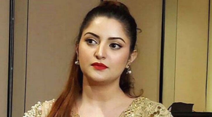 সাক্ষ্য দিতে আদালতে পরীমনি