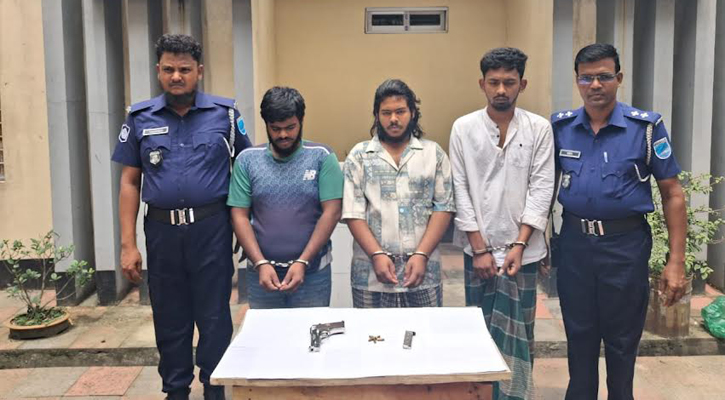 নরসিংদীতে বিদেশি পিস্তল-গুলিসহ গ্রেপ্তার ৩