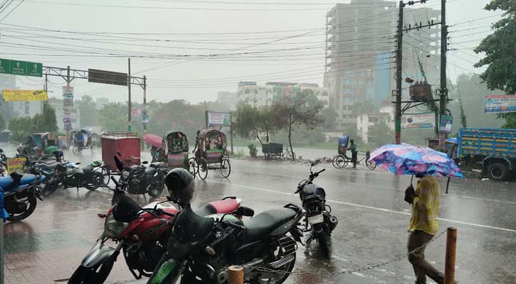 ফেনীতে টানা বৃষ্টি, শঙ্কা বন্যার
