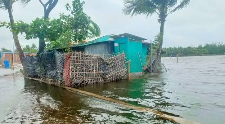 সেন্টমার্টিনে তলিয়ে গেছে অর্ধশতাধিক ঘরবাড়ি, খাদ্য সংকট
