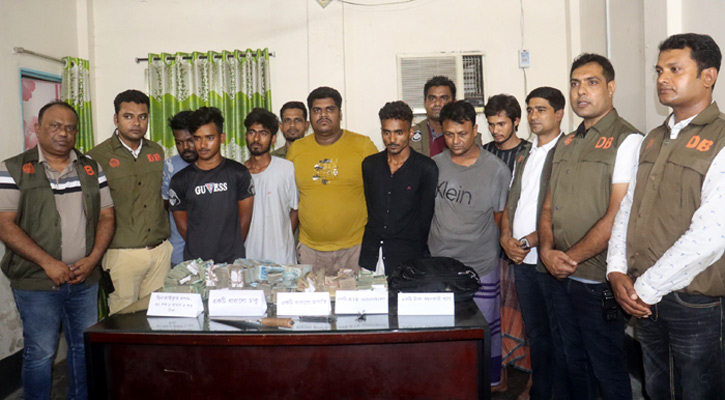 ছিনতাই হওয়া নগদের ৩২ লাখ টাকা উদ্ধার, গ্রেপ্তার ৭