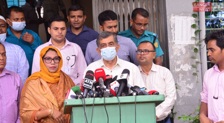 পরীক্ষার্থীরা সবাই মাস্ক পরে এসেছেন, করোনা-ডেঙ্গু নিয়ে ভয় নেই: শিক্ষা উপদেষ্টা