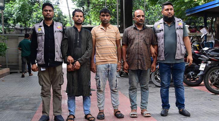 দেশ ছাড়তে চেয়েছিলেন বাপ্পি, গ্রেপ্তার এড়াতে নিয়েছিলেন যে কৌশল