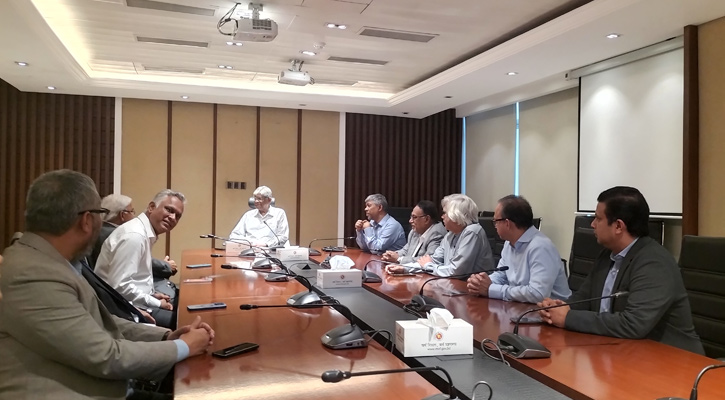 শীর্ষ ব্যবসায়ী নেতাদের সঙ্গে বৈঠকে অর্থ উপদেষ্টা