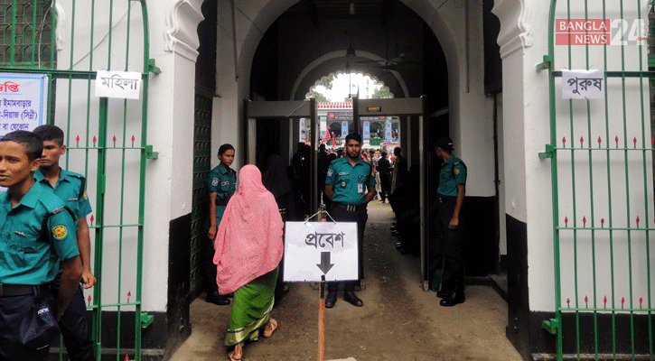 তাজিয়া মিছিল ঘিরে নিরাপত্তার চাদরে ঢাকা হোসনি দালান