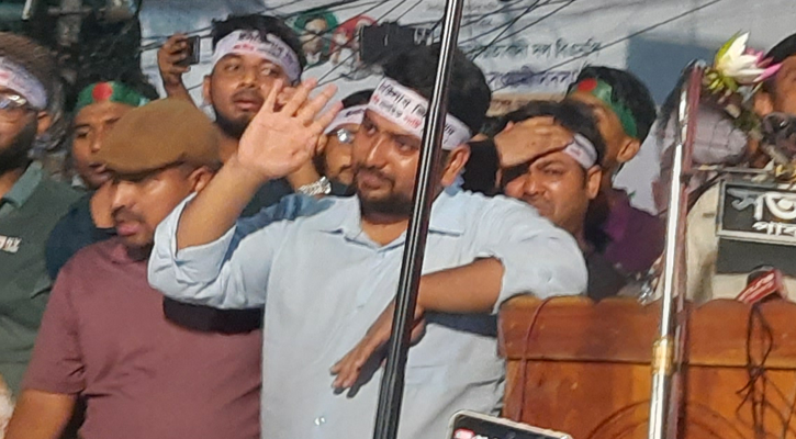 ফ্যাসিস্টদের বিচার করতে হবে: নাহিদ ইসলাম