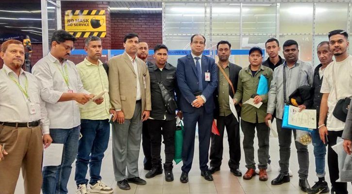 ইরান থেকে দ্বিতীয় দফায় ফিরলেন ৩২ বাংলাদেশি