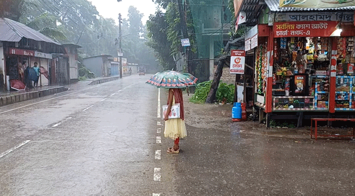 ভোলায় ৪ দিনের টানা বর্ষণে বিপর্যস্ত জনজীবন 