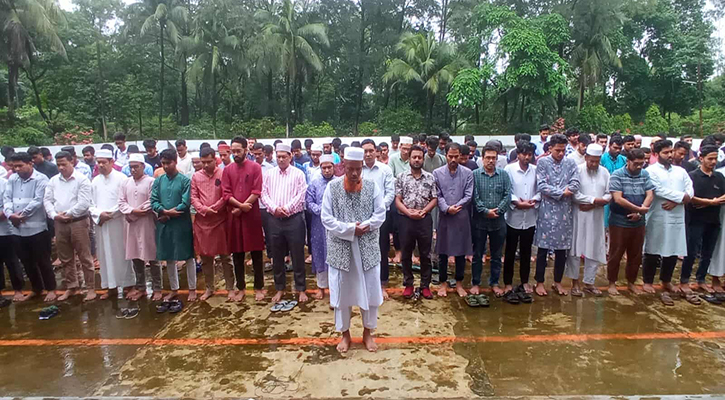 কক্সবাজারে চবির দুই শিক্ষার্থীর মৃত্যুতে গায়েবানা জানাজা