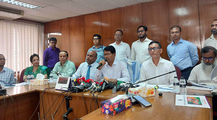 পাসের হারে এগিয়ে বিজ্ঞানের শিক্ষার্থীরা, পিছিয়ে মানবিক