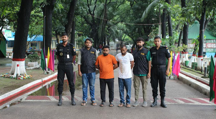 মাদক বিক্রি করতে গিয়ে পিস্তলসহ শীর্ষ সন্ত্রাসী মোজাম্মেল গ্রেপ্তার