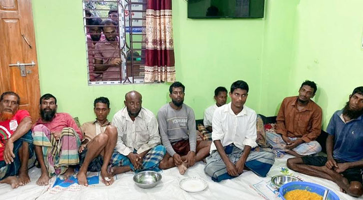 ‘মোগো ছাইরা দেন, দেহি কিছু ধইরা বাঁচতে পারি কিনা’