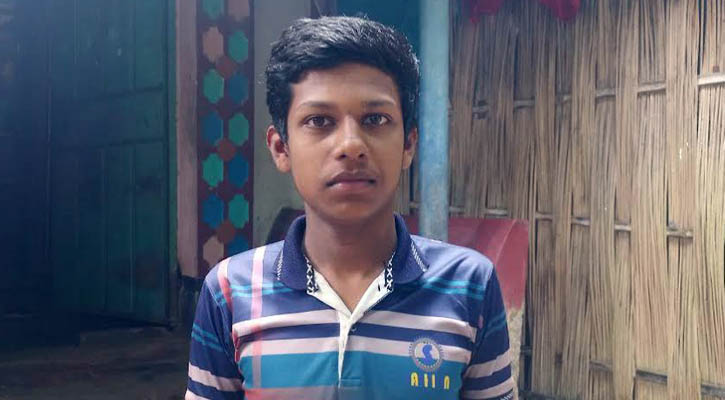 দারিদ্র্যকে জয় করে জিপিএ-৫, কলেজে ভর্তি নিয়ে শঙ্কায় সালথার সুব্রত