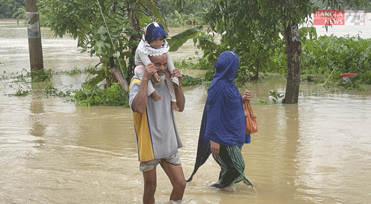 ফেনীতে বন্যা পরিস্থিতি: নামছে পানি, বাড়ছে ভোগান্তি 