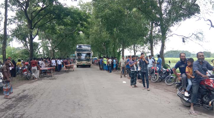 মাগুরায় বাস ও ভ্যানের সংঘর্ষে দুজন নিহত, আহত ১০
