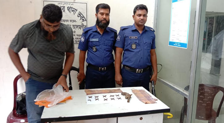 মুজিবনগরে পিস্তল-গুলি জব্দ 