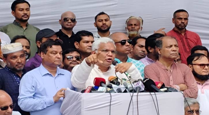 ষড়যন্ত্রকারীরা গণতন্ত্রকে নষ্ট করতে চায়: এজেডএম  জাহিদ