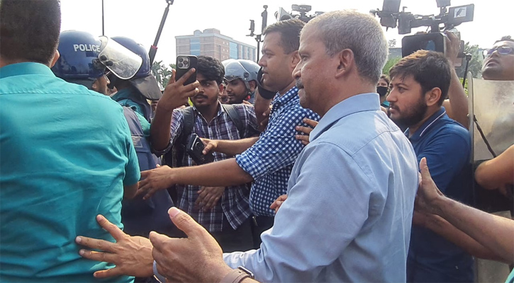 আইনশৃঙ্খলা বাহিনীর প্রহরায় মাইলস্টোন থেকে বের হলেন ২ উপদেষ্টা