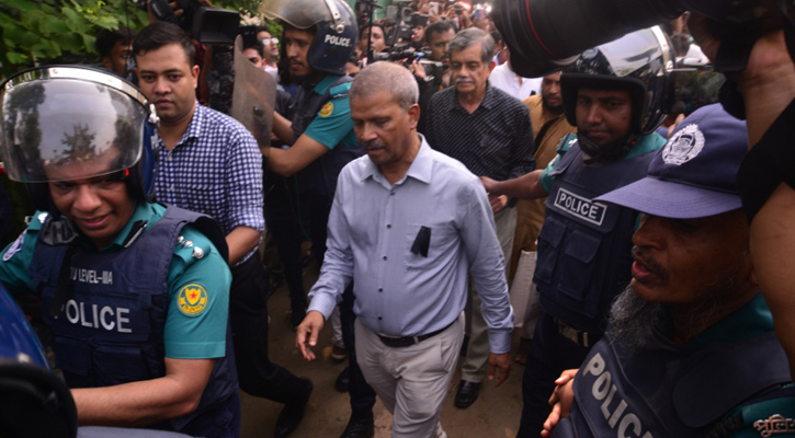 চেষ্টা করেও মাইলস্টোন থেকে বের হতে পারলেন না দুই উপদেষ্টা