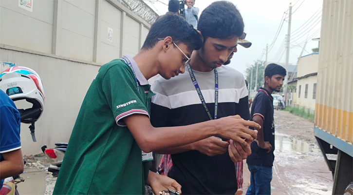 বন্ধুর খোঁজে কাতর নাবিল, আদিব