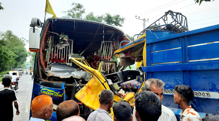 সৈয়দপুরে বাস-ট্রাক সংঘর্ষ, আহত ১৯