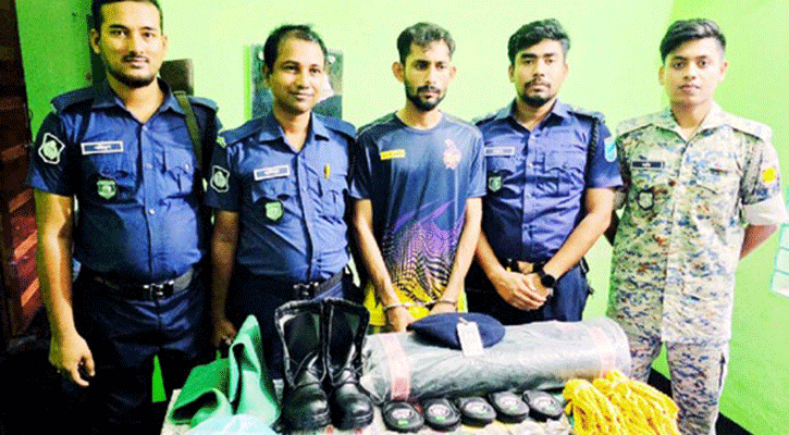 গোপালগঞ্জে চুরির অভিযোগে কারারক্ষী গ্রেপ্তার