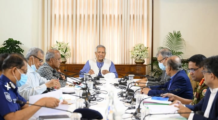 নির্বাচনের প্রস্তুতি নিয়ে প্রধান উপদেষ্টার সঙ্গে আইনশৃঙ্খলা বাহিনীর সভা