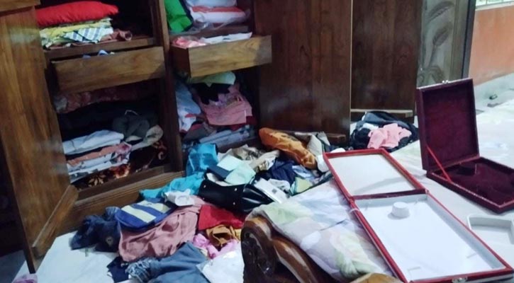 সোনারগাঁয়ে প্রবাসীর বাড়িতে ডাকাতি, নগদ টাকা ও স্বর্ণালঙ্কার লুট