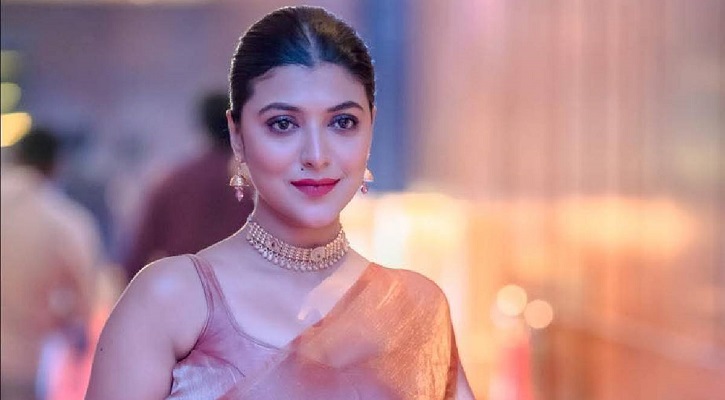 কিডনি বিক্রি করে হলেও পরকীয়া আসক্ত স্বামীর বিরুদ্ধে লড়বেন অভিনেত্রী!