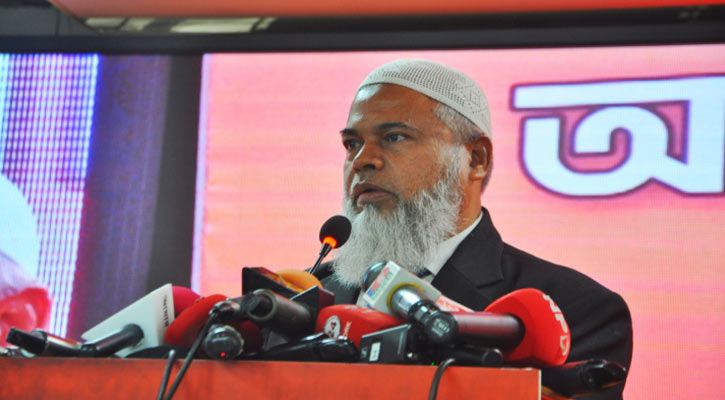 ড. ইউনূস কি শহীদ পরিবারের মুখোমুখি হতে ভয় পান, প্রশ্ন ইয়ামিনের বাবার