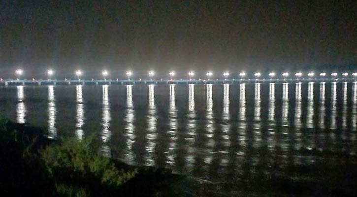 তিস্তার পানি বেড়েছে নীলফামারীতে, আতঙ্কে তিস্তা পাড়ের মানুষ
