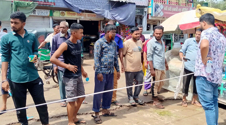 সরকারি জায়গা দখলমুক্ত করার জন্য চেয়ারম্যানের অনুরোধ