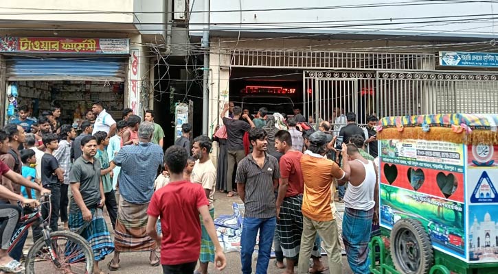 শাহরাস্তিতে ভুল চিকিৎসায় রোগী মৃত্যুর অভিযোগ, হাসপাতাল ভাঙচুর