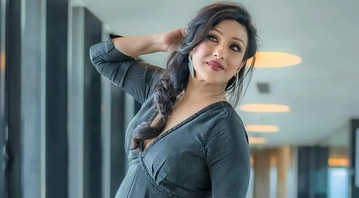 প্রতি রাতে কান্না পায়: ঋতুপর্ণা