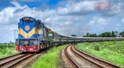 চলন্ত ট্রেনের ছাদে ভ্লগ করতে গিয়ে চীনা নাগরিকের মোবাইল খোয়া, পুলিশ তদন্তে