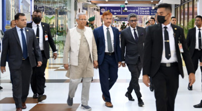 মালয়েশিয়া সফরে গেলেন প্রধান উপদেষ্টা