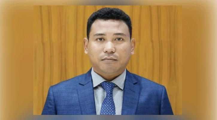 ভিজিএফ চাল নিতে আসা কিশোরকে ইউএনওর লাঠিপেটা, ভিডিও ভাইরাল