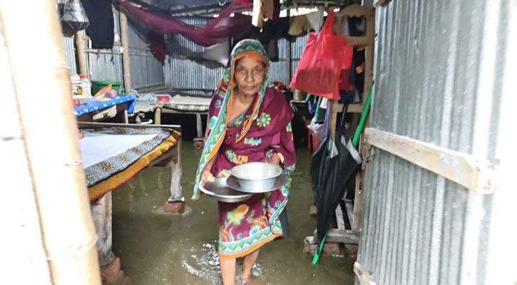 লালমনিরহাটে বন্যার অবনতি, পানিবন্দি ২০ হাজার পরিবার