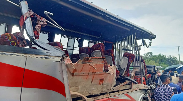 ফরিদপুরে ২ বাসের মুখোমুখি সংঘর্ষ, নিহত ৩