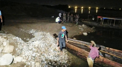 লুণ্ঠিত পাথর ফেরাতে রাতের অন্ধকারে যৌথ বাহিনীর অভিযান