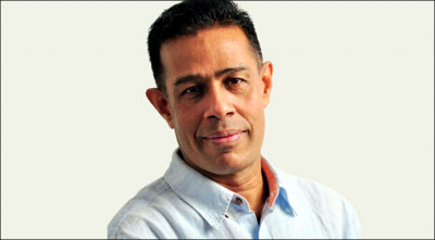 প্রধান উপদেষ্টার বিশেষ সহকারী মনির হায়দারের চুক্তির মেয়াদ বাড়ল