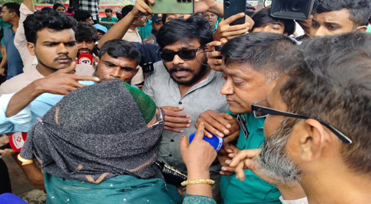 ৩২ নম্বরে হেনস্তার শিকার কয়েকজন, আরও যা দেখা গেল