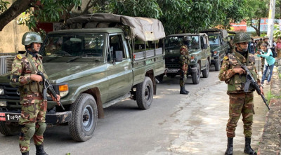 কোচিং সেন্টারে মিলল অস্ত্র-বিস্ফোরক, ঘিরে রেখেছে সেনাবাহিনী
