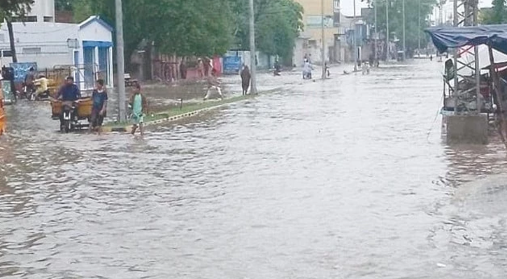 পাকিস্তানের পাঞ্জাবে ভারী বৃষ্টি-বন্যার সতর্কতা, ভূমিধসের শঙ্কা